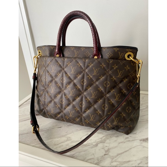 𝗟𝗶𝗺𝗶𝘁𝗲𝗱 𝗘𝗱𝗶𝘁𝗶𝗼𝗻 Louis Vuitton Monogram Etoile Exotique Bag - Picture 2 of 6